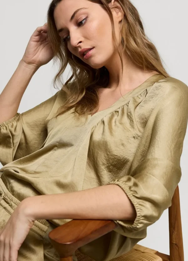 Women Summum Woman Top With Bat Sleeves