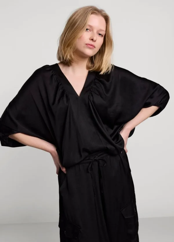 Women Summum Woman Top With Bat Sleeves
