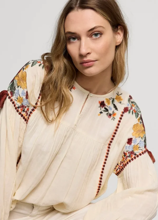 Women Summum Woman Top With Colourful Embroidery