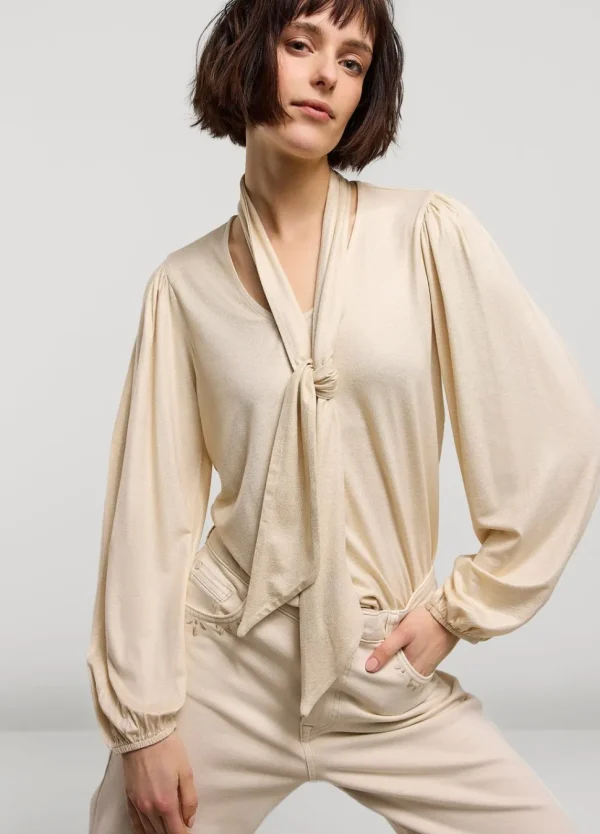 Women Summum Woman Top With Detachable Shawl