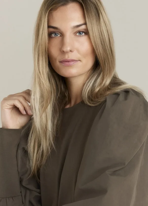 Women Summum Woman Top With Eye-Catching Sleeves