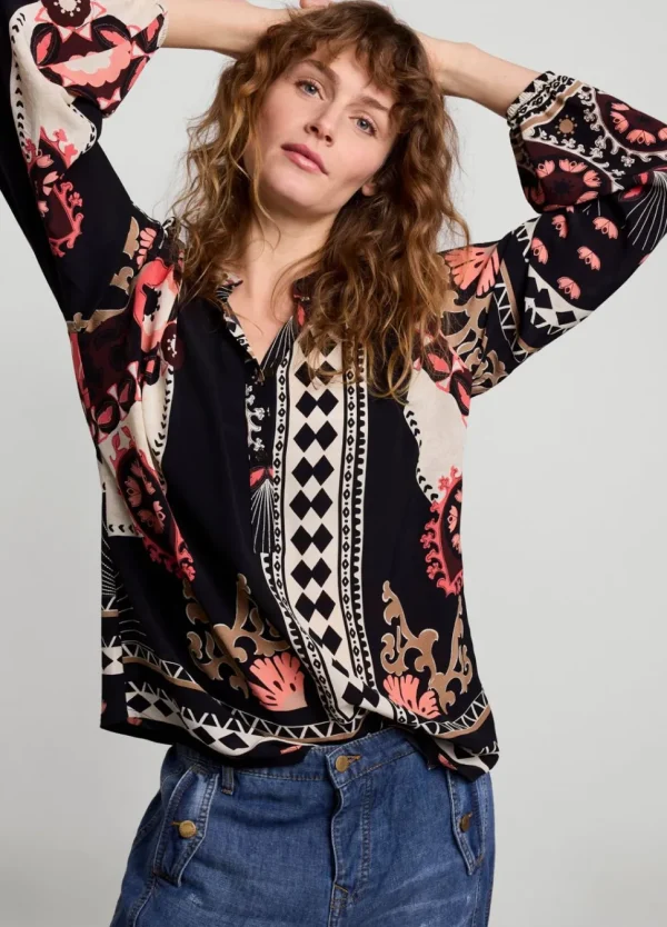Women Summum Woman Top With Stand-Up Collar